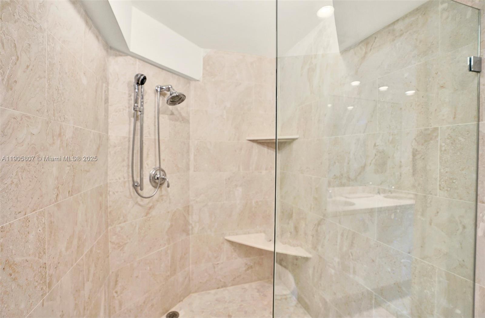 BRICKELL PLACE CONDO - Residential Lease