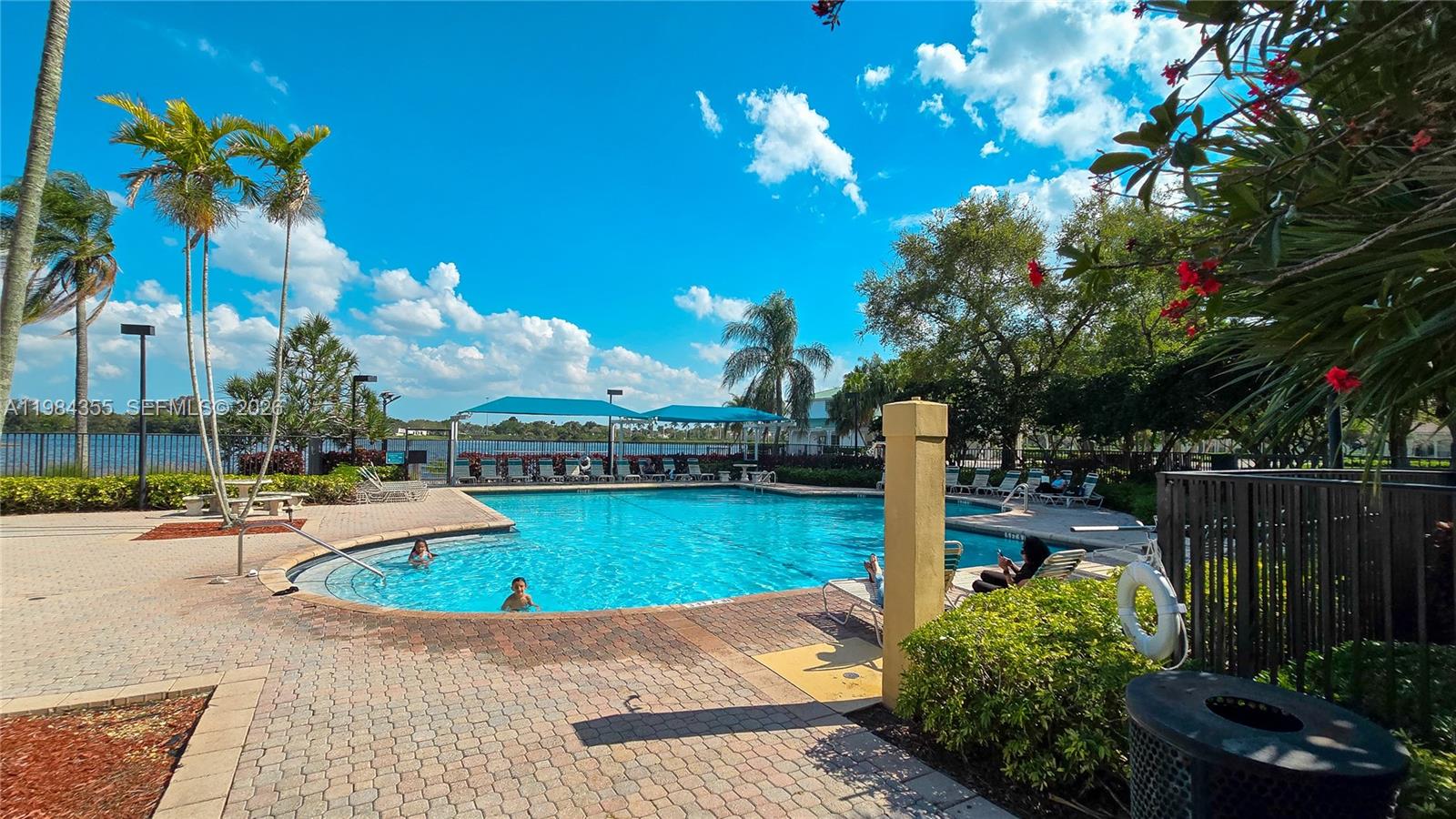 SILVER LAKES AT PEMBROKE - Residential Lease