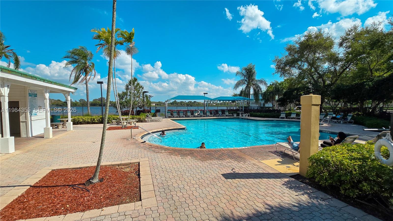 SILVER LAKES AT PEMBROKE - Residential Lease