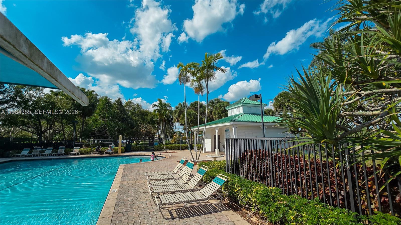 SILVER LAKES AT PEMBROKE - Residential Lease