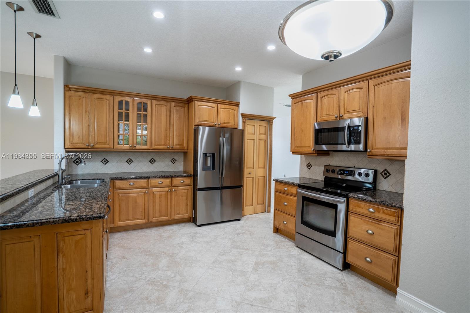 SILVER LAKES AT PEMBROKE - Residential Lease