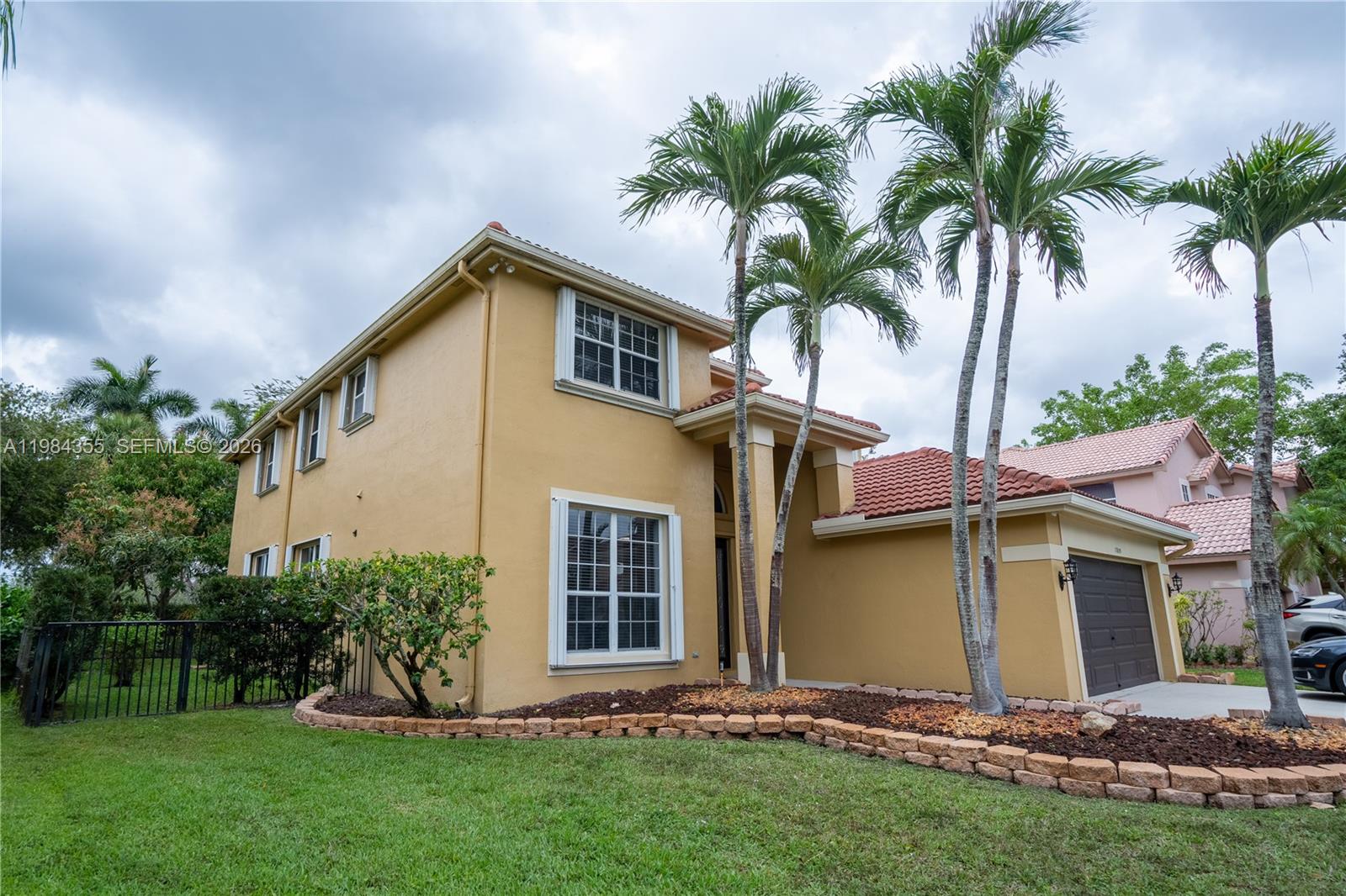 SILVER LAKES AT PEMBROKE - Residential Lease