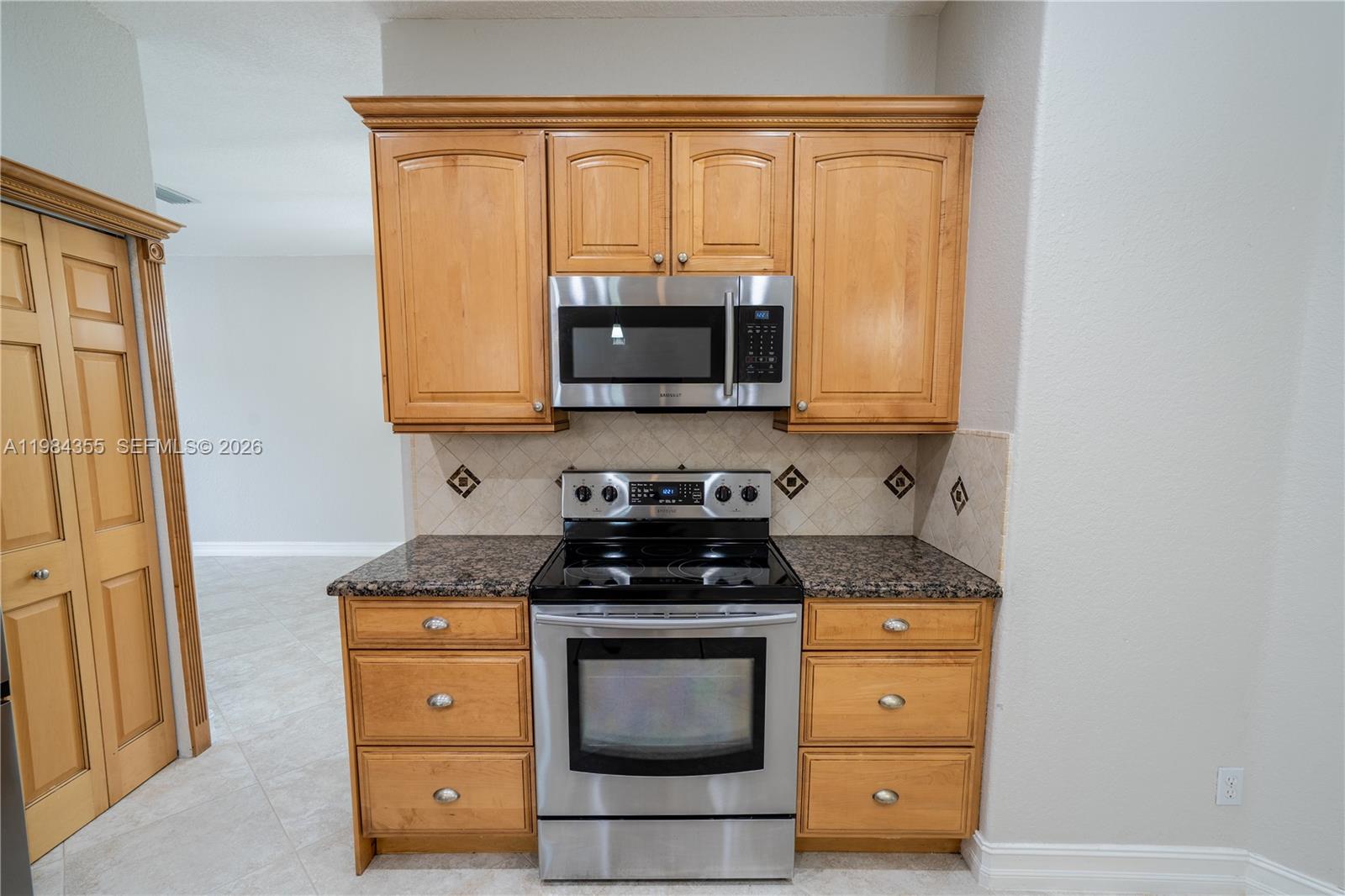 SILVER LAKES AT PEMBROKE - Residential Lease