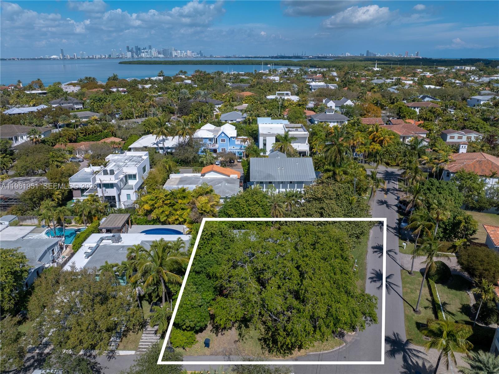 TROPICAL ISLE HOMES SUB 3 - Residential