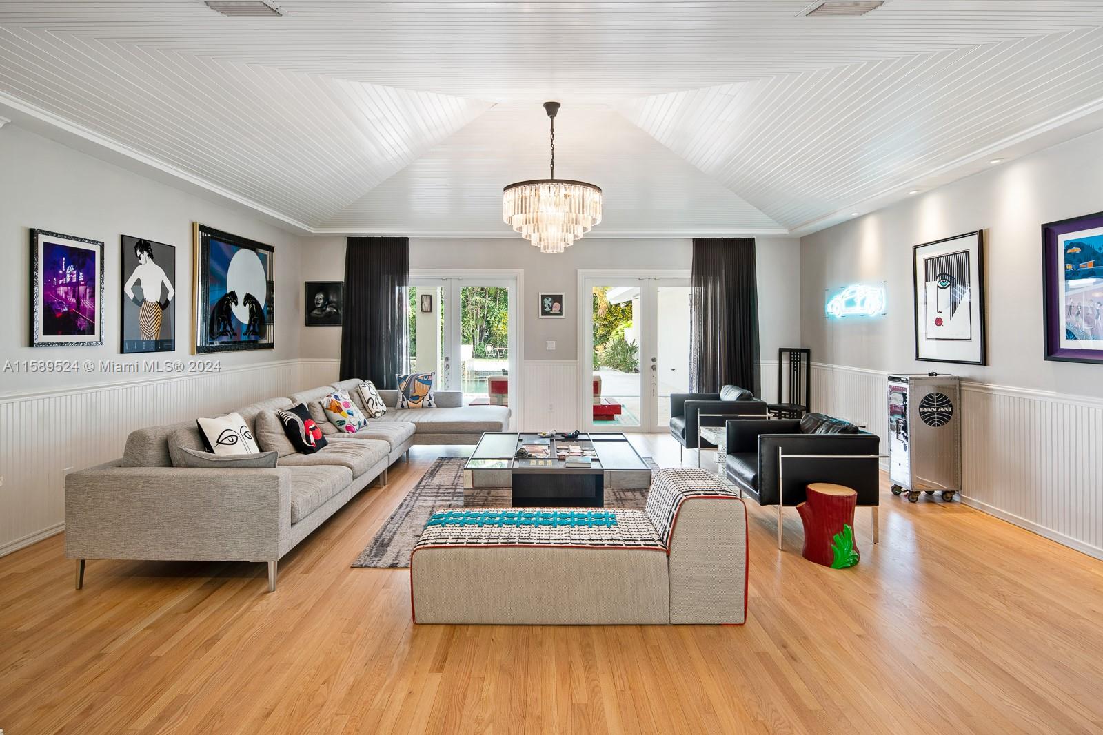 EIGHT GERGENS SUB - Residential