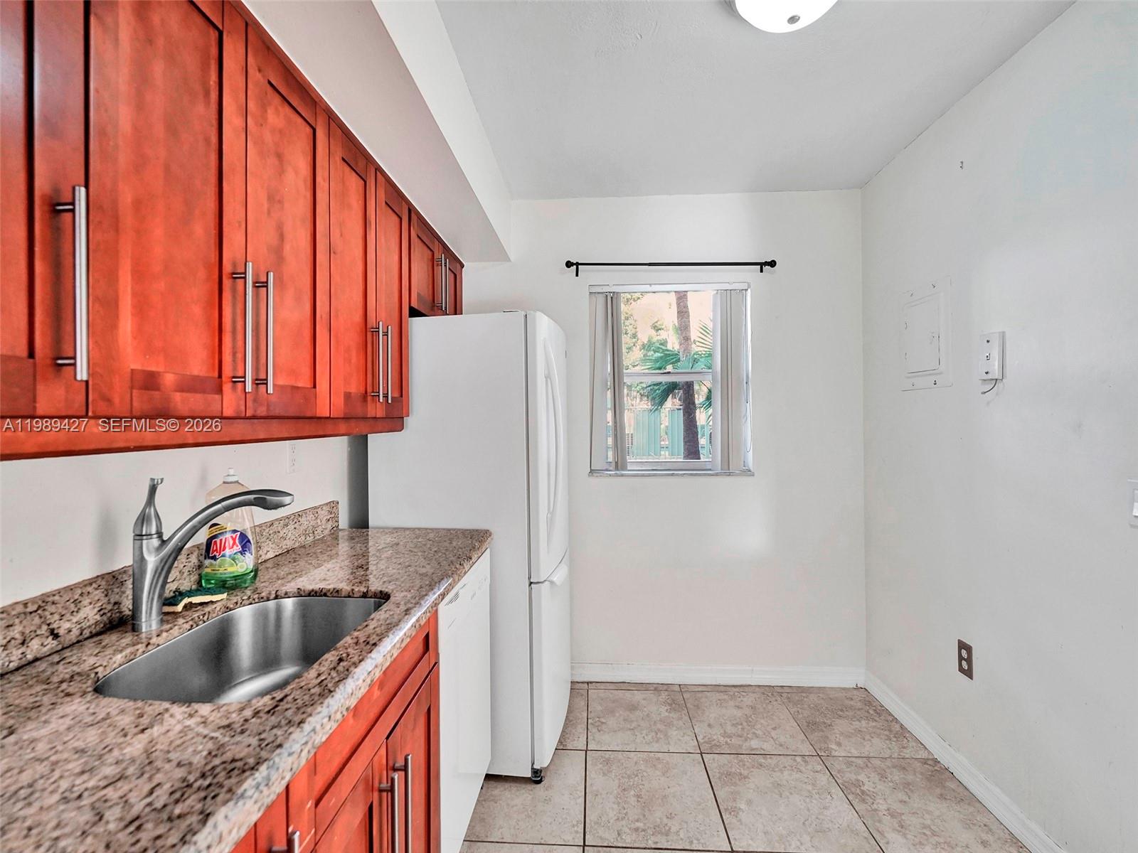 SUNWOOD CONDO - Residential