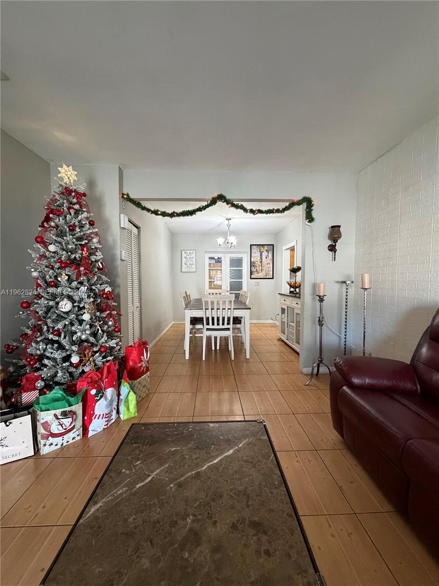 MELROSE HEIGHTS - Residential