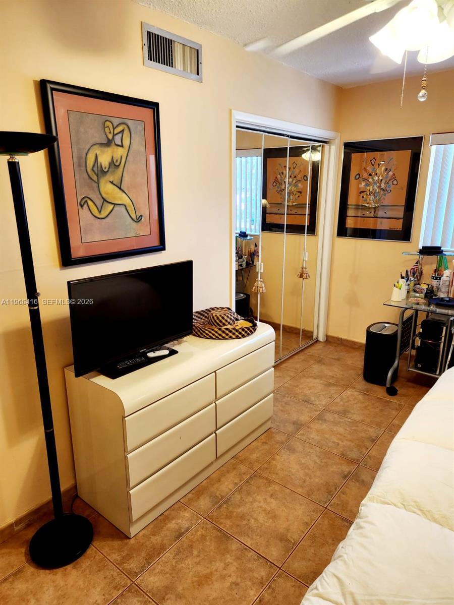 ISLE OF PARADISE CO-OP - Residential