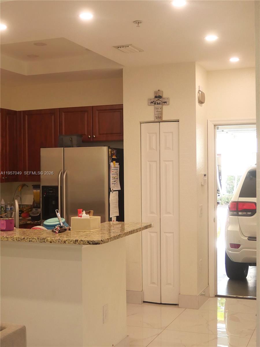 PALOMA LAKES CONDOMINIUM - Residential