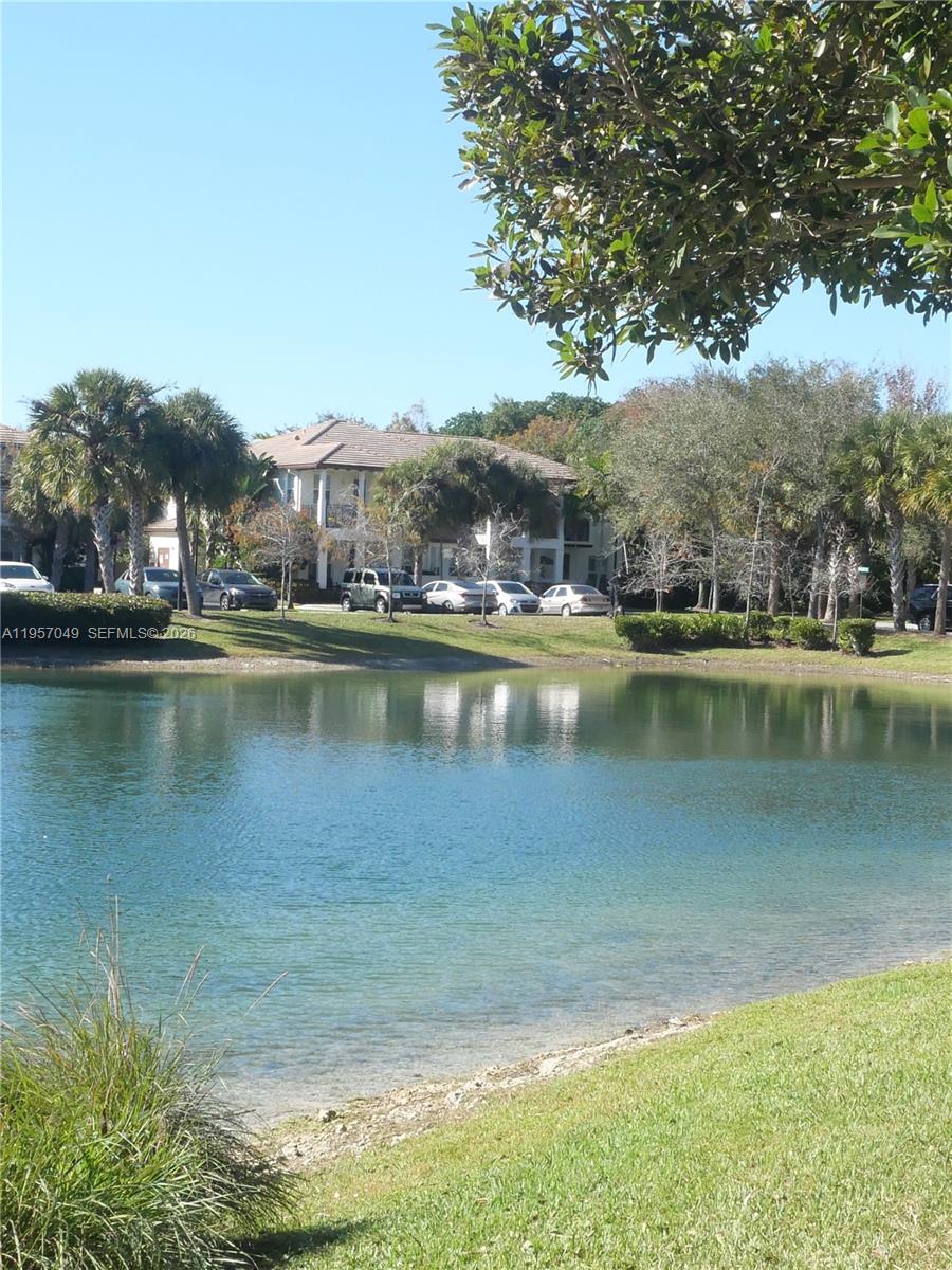 PALOMA LAKES CONDOMINIUM - Residential