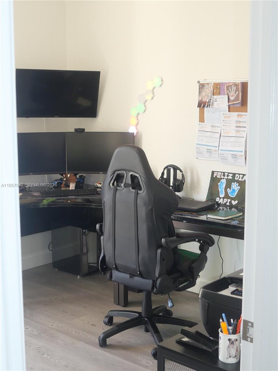 PALOMA LAKES CONDOMINIUM - Residential