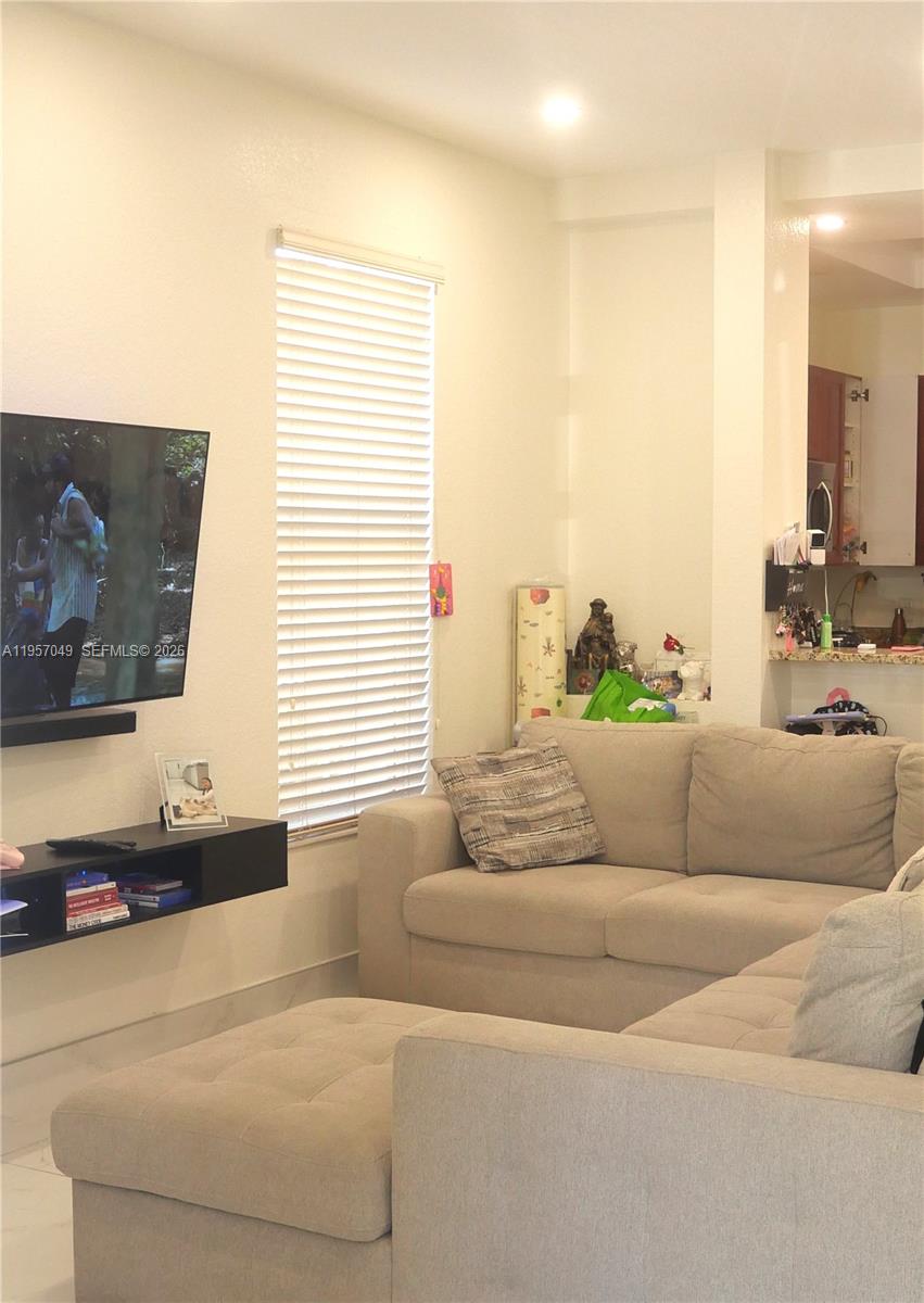 PALOMA LAKES CONDOMINIUM - Residential