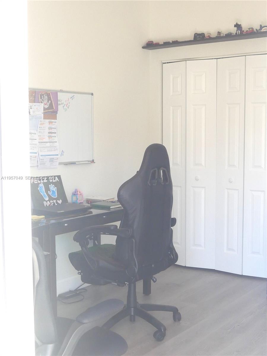 PALOMA LAKES CONDOMINIUM - Residential