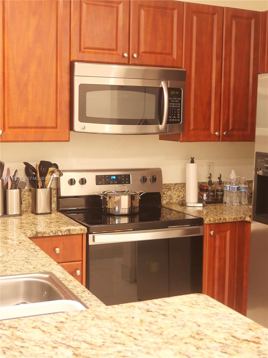 PALOMA LAKES CONDOMINIUM - Residential