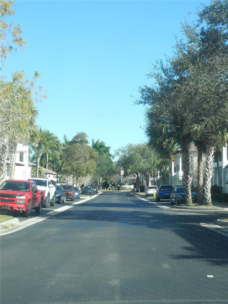 PALOMA LAKES CONDOMINIUM - Residential