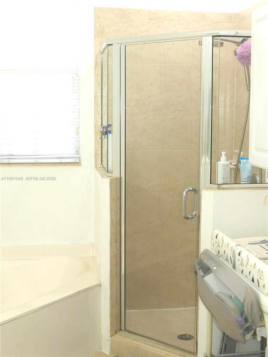 PALOMA LAKES CONDOMINIUM - Residential