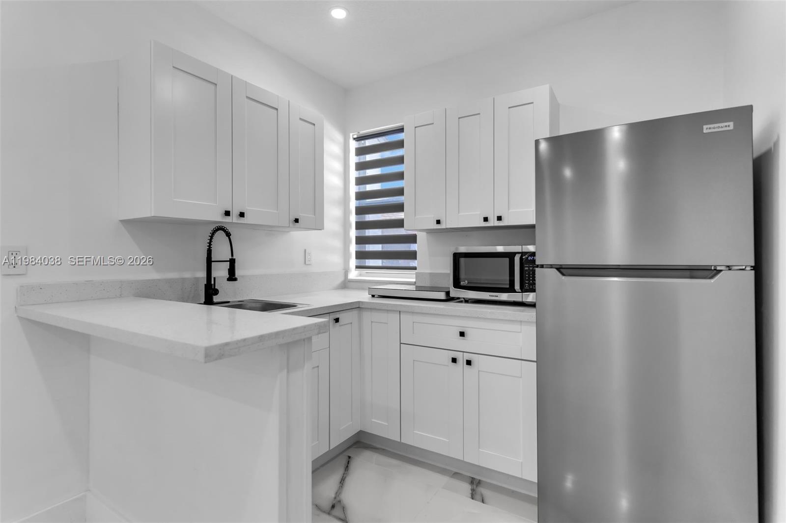 CORAL REEF NURSERIES SEC - Residential Lease