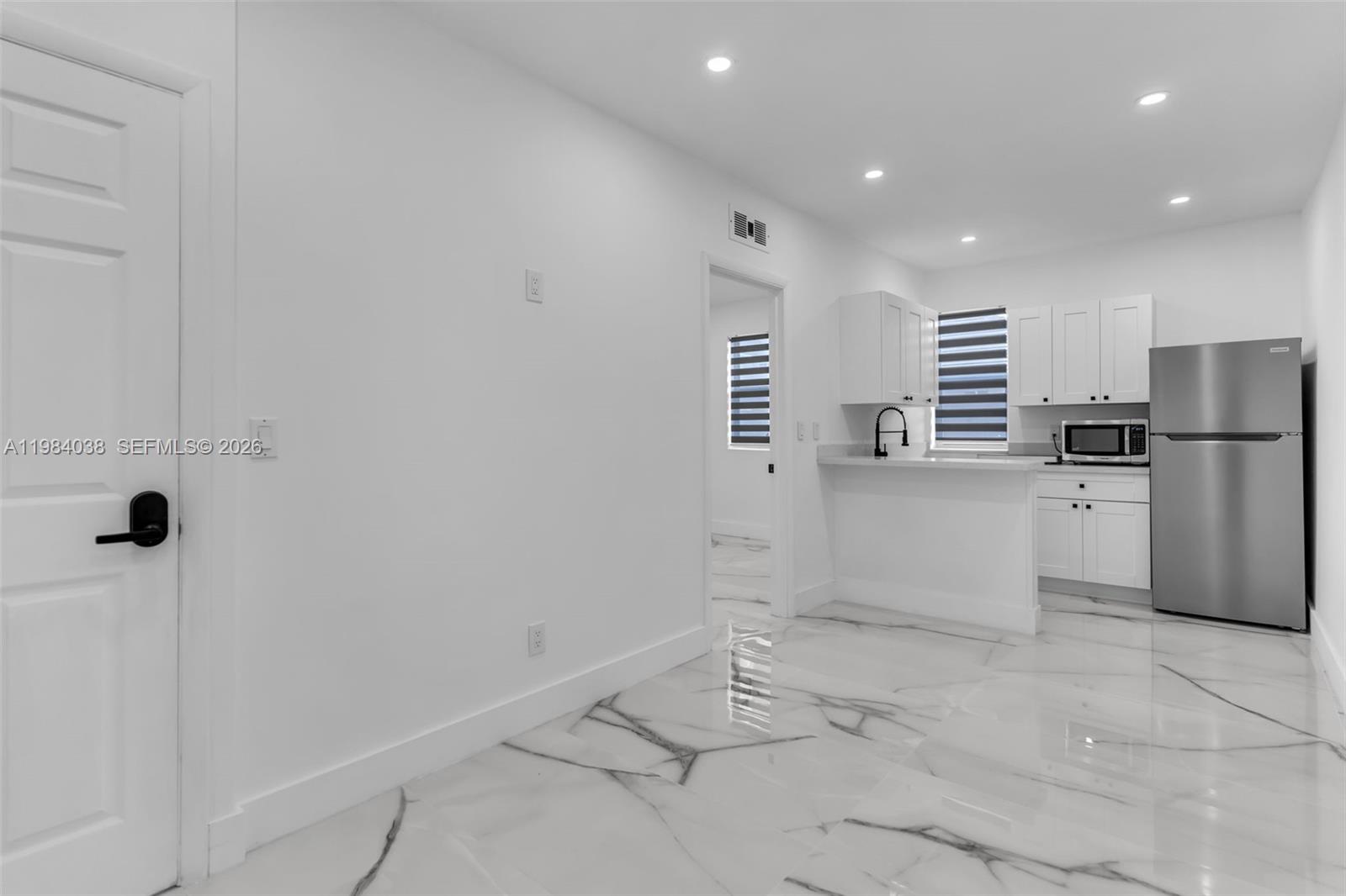 CORAL REEF NURSERIES SEC - Residential Lease