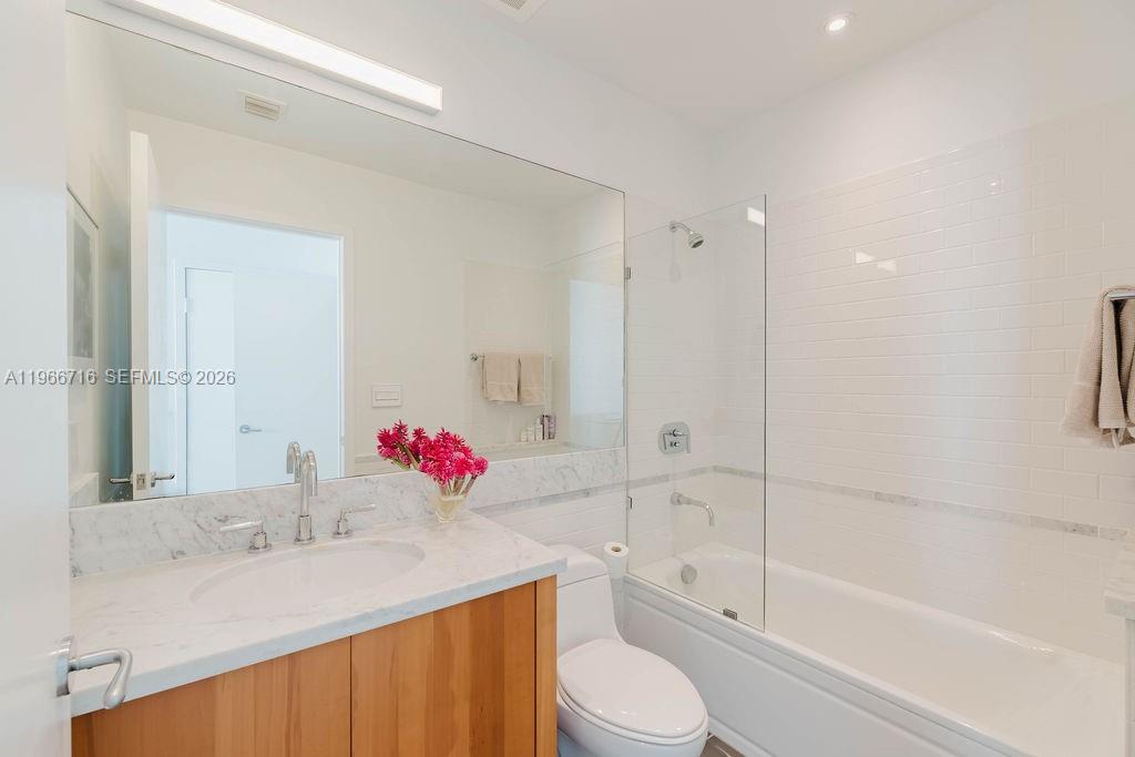 SPEAR AT AQUA CONDO - Residential