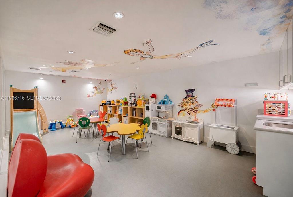 SPEAR AT AQUA CONDO - Residential