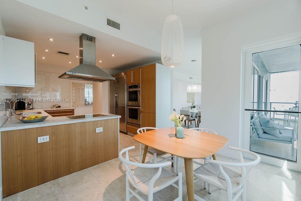 SPEAR AT AQUA CONDO - Residential