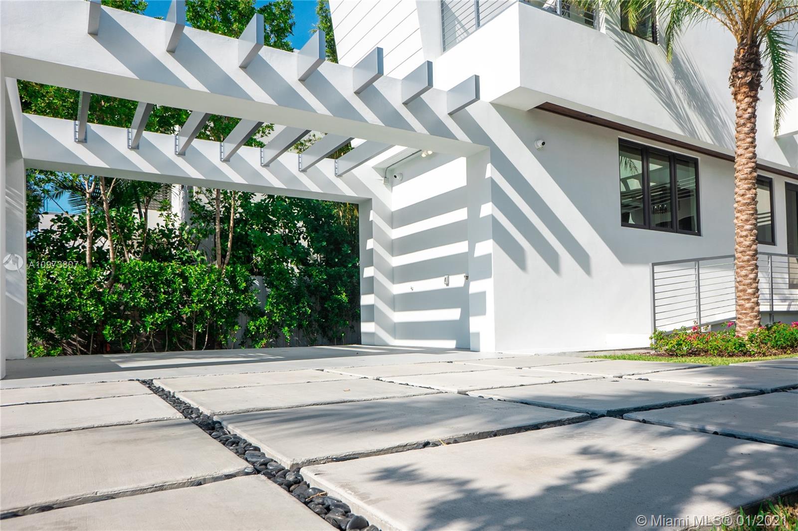 BISCAYNE BEACH-2ND ADDN - Residential