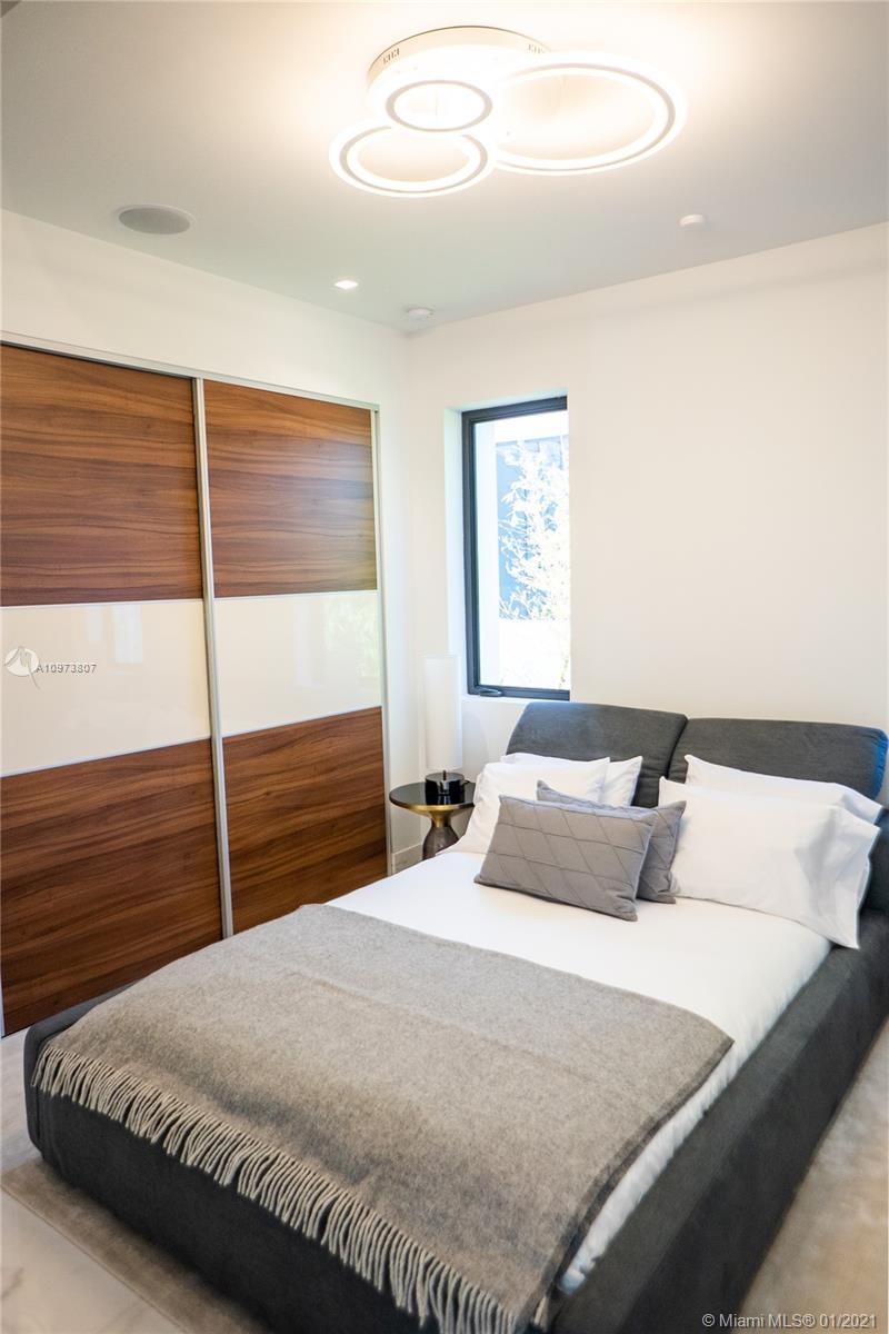 BISCAYNE BEACH-2ND ADDN - Residential