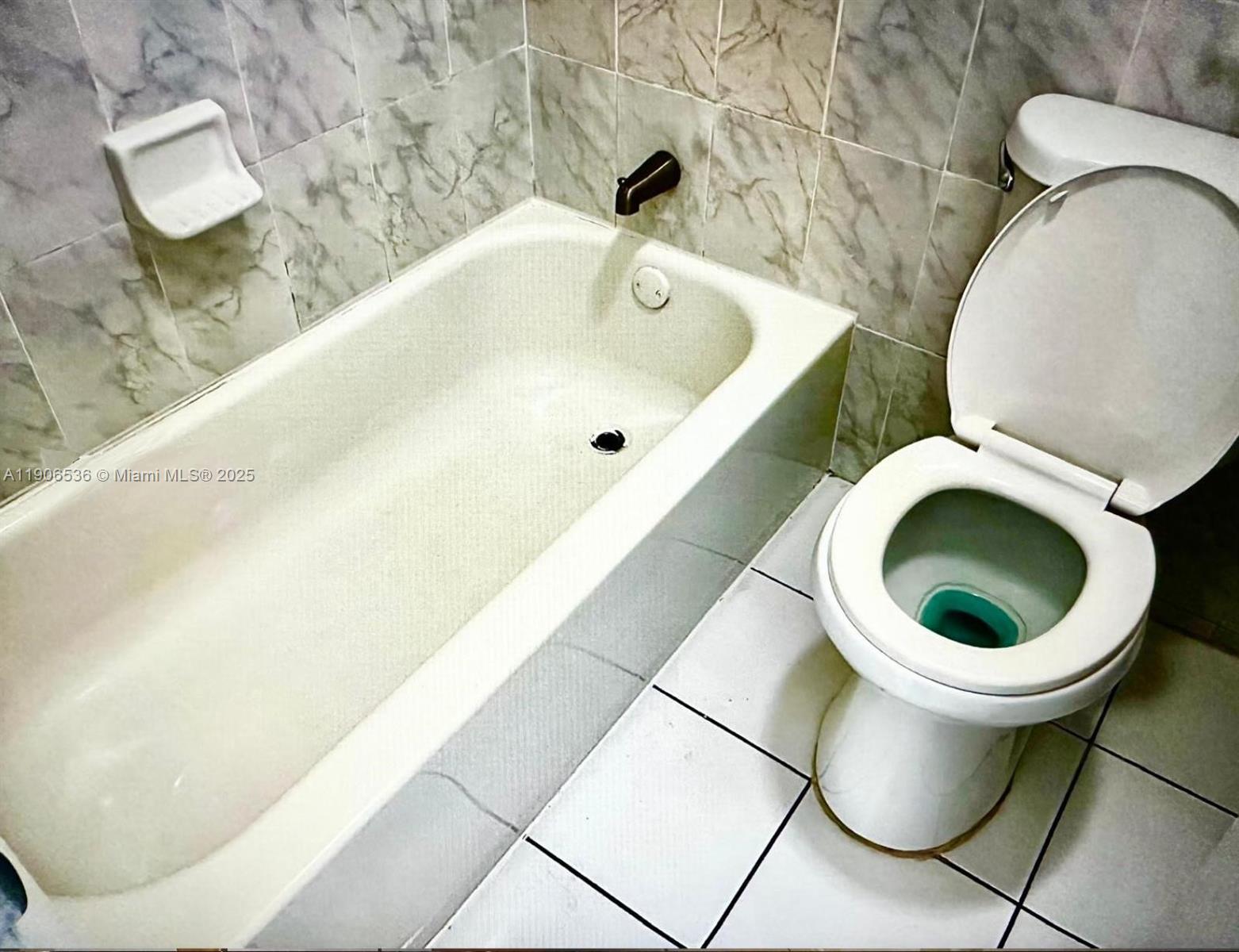 COURTYARDS OF HIALEAH CON - Residential