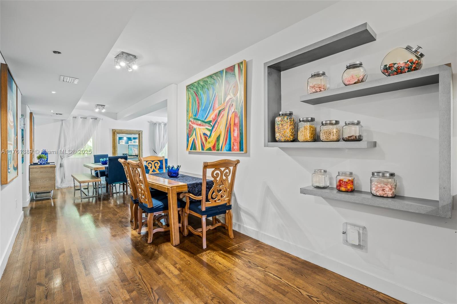 LENOX CONDO - Residential Income