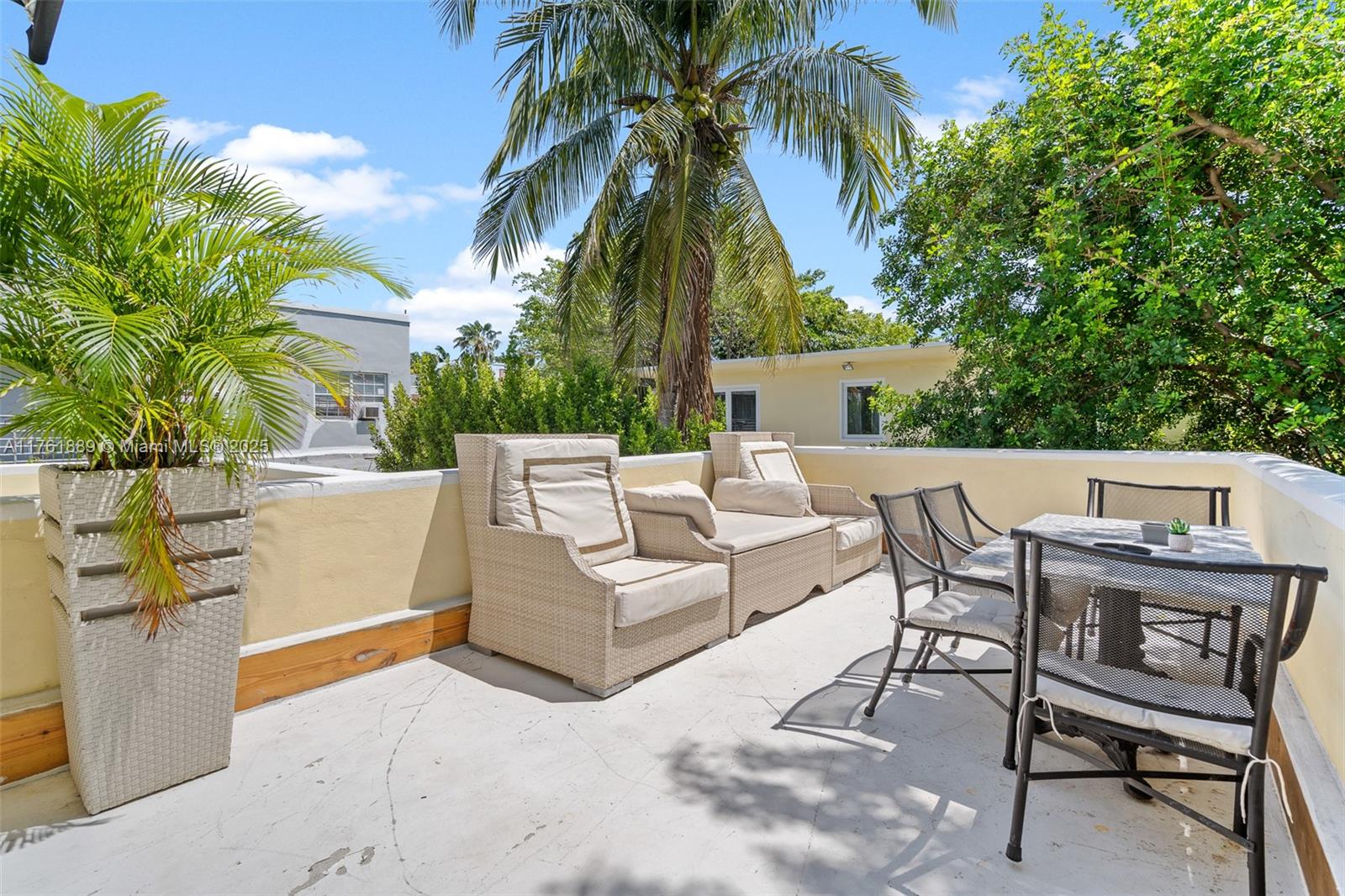 LENOX CONDO - Residential Income