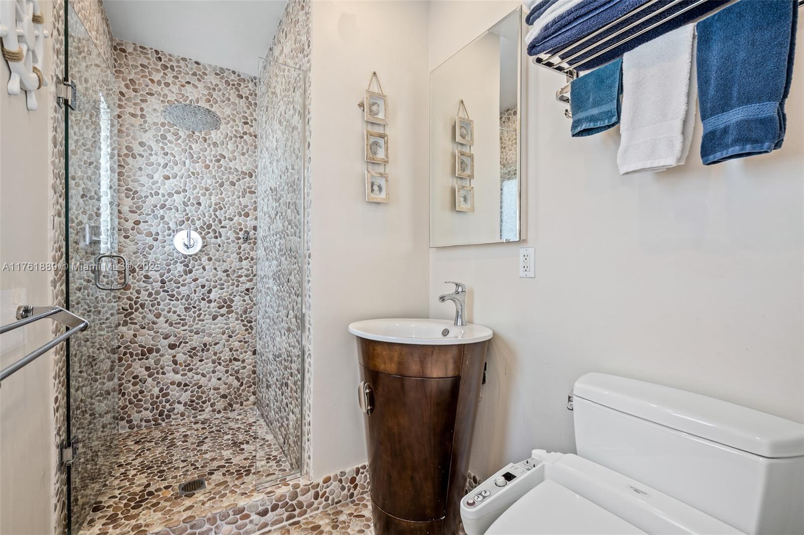 LENOX CONDO - Residential Income