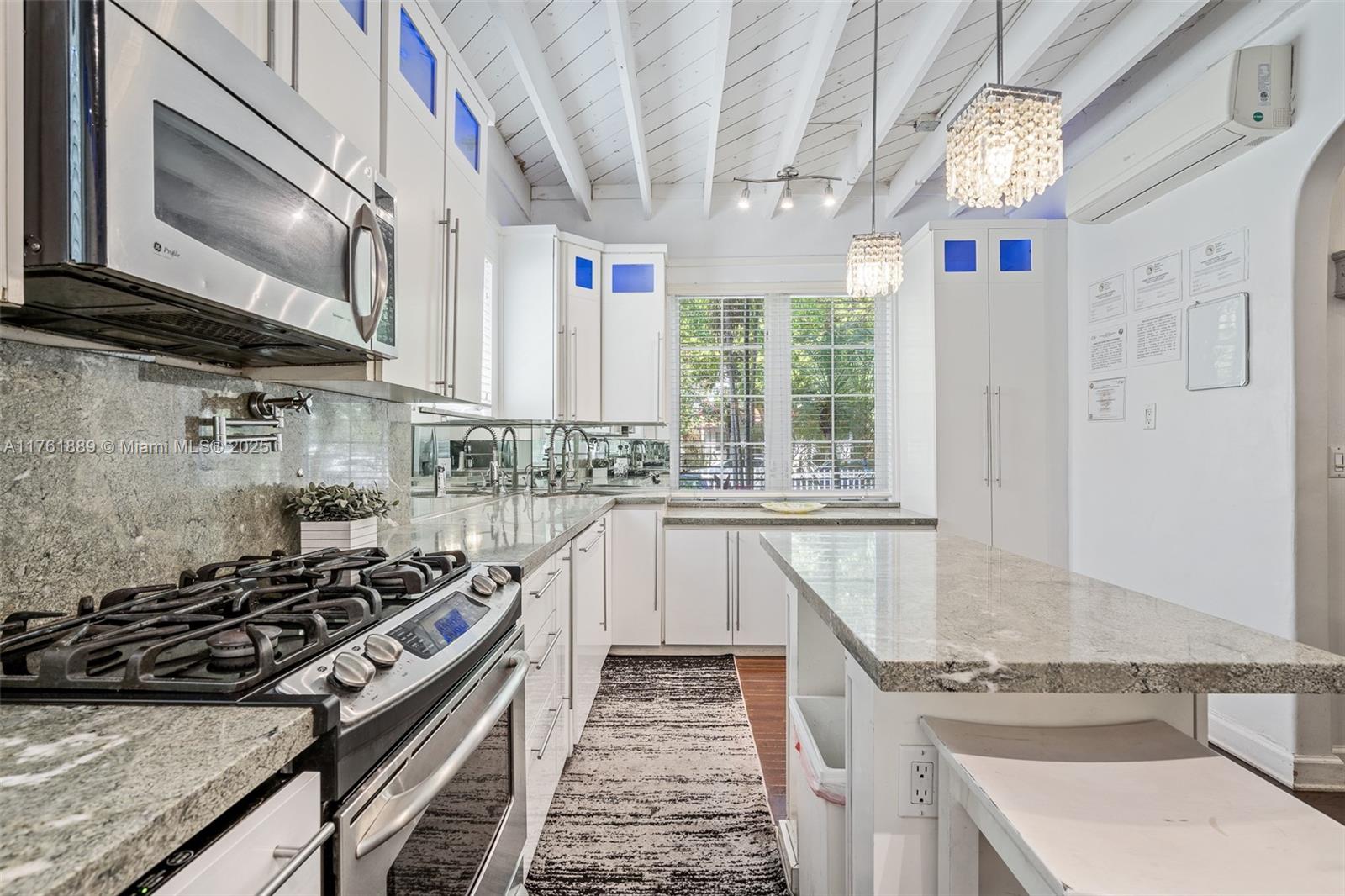 LENOX CONDO - Residential Income