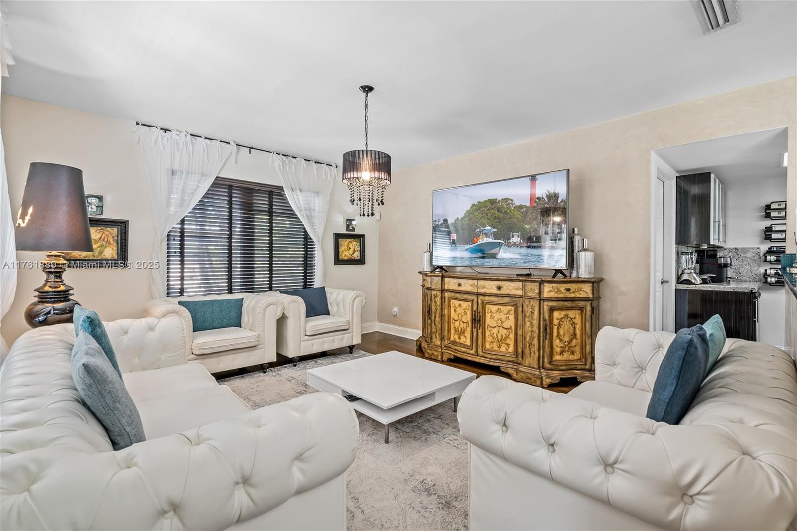LENOX CONDO - Residential Income