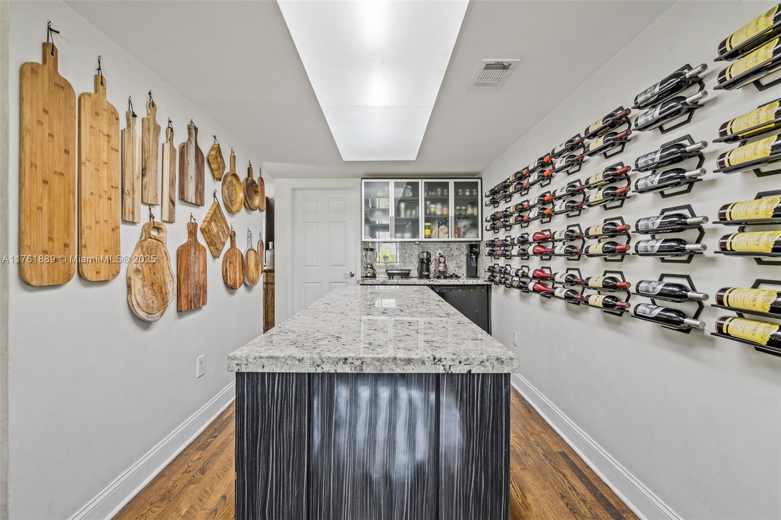 LENOX CONDO - Residential Income