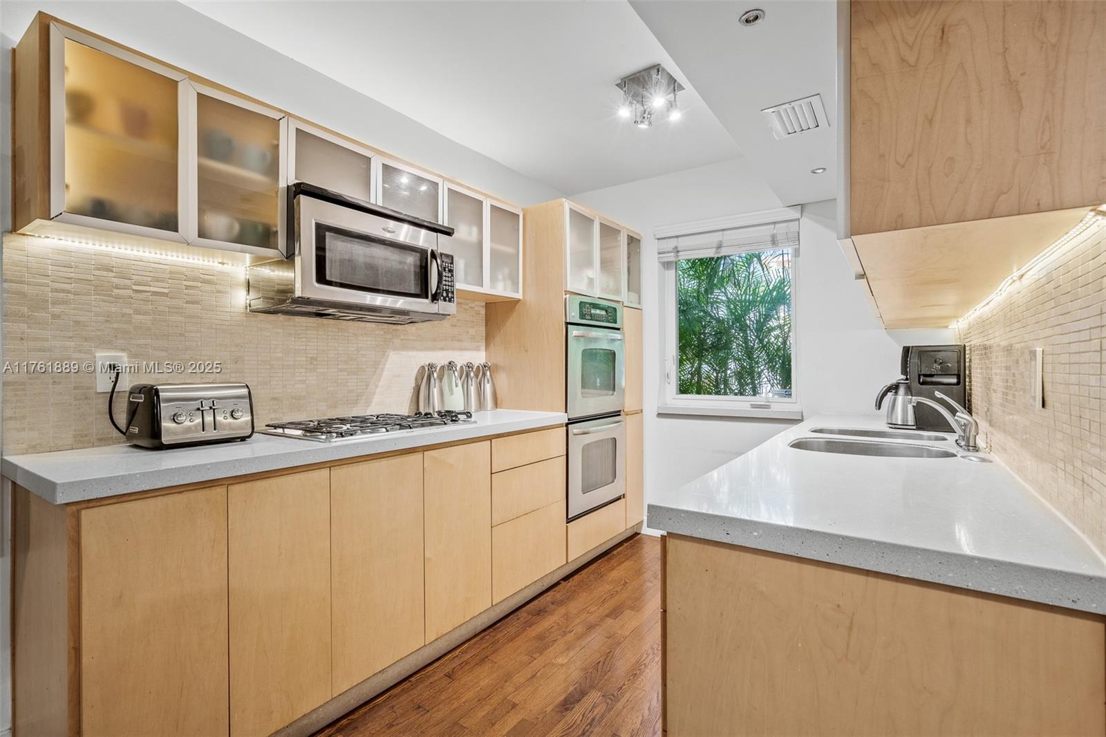 LENOX CONDO - Residential Income