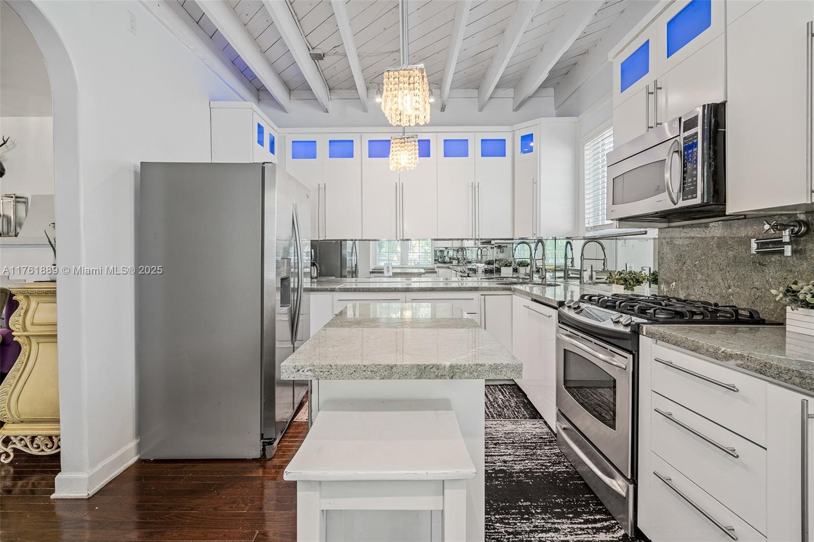 LENOX CONDO - Residential Income