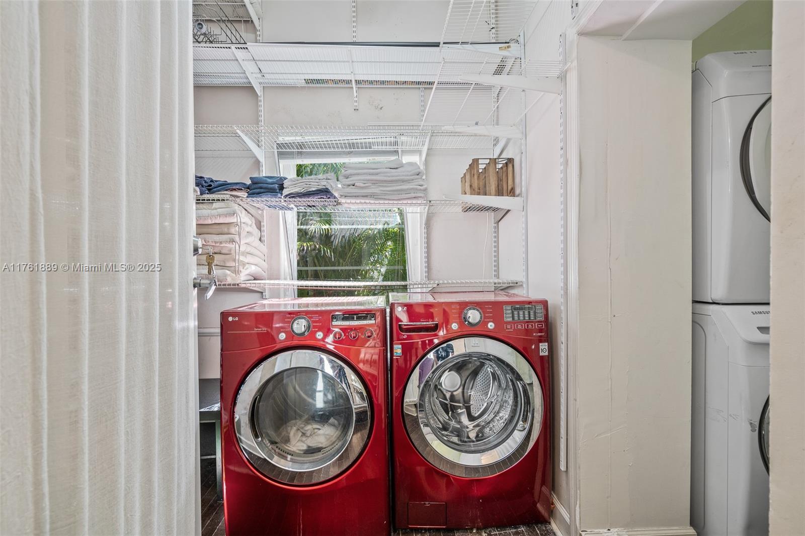 LENOX CONDO - Residential Income