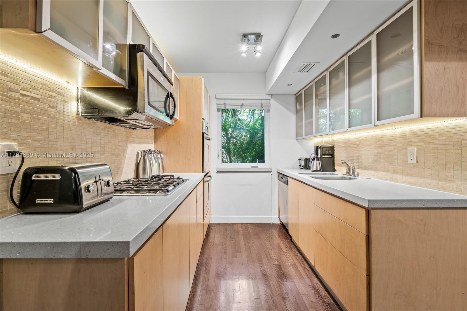 LENOX CONDO - Residential Income