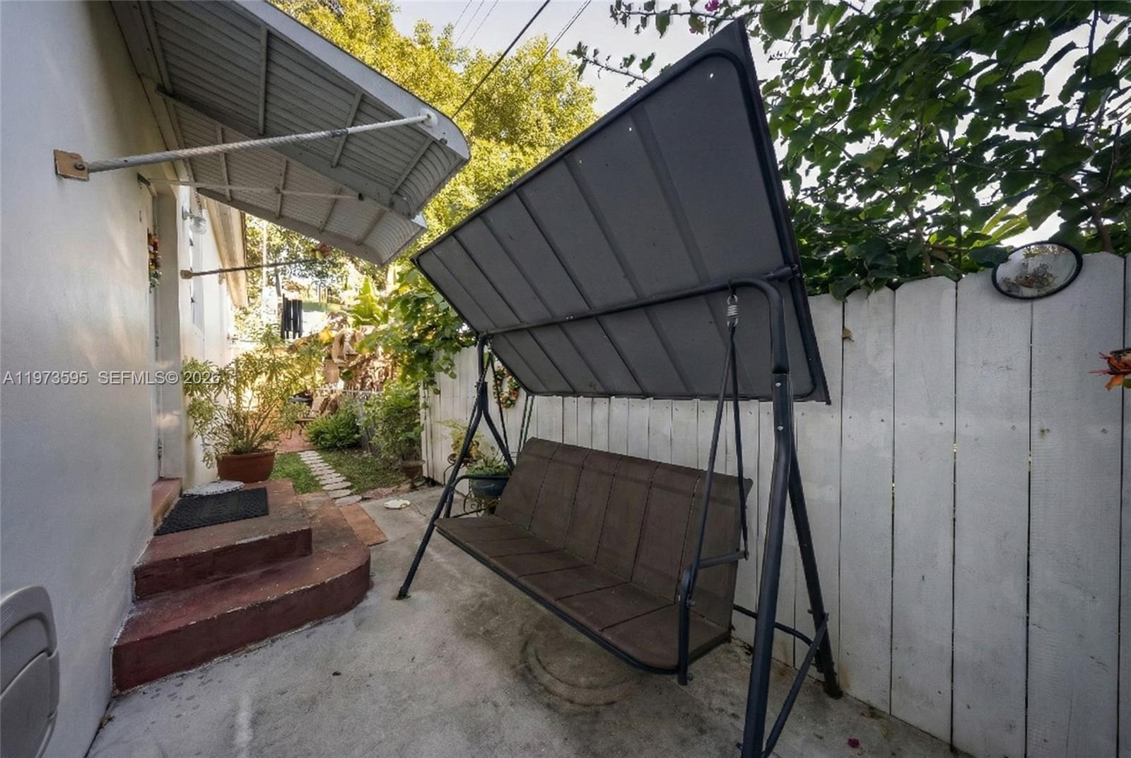 2725 SW 82nd Ave, Miami, FL, 33155/$980,000 3 2725 SW 82nd Ave