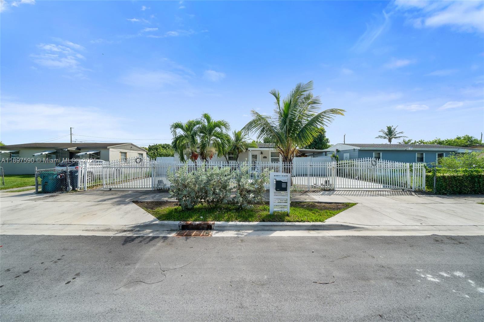 ROYAL PALM RIDGE - Residential Lease