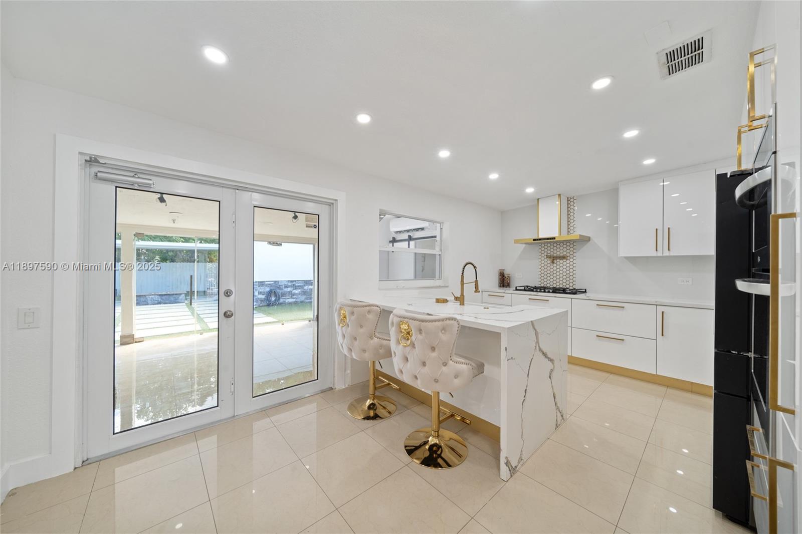 ROYAL PALM RIDGE - Residential Lease