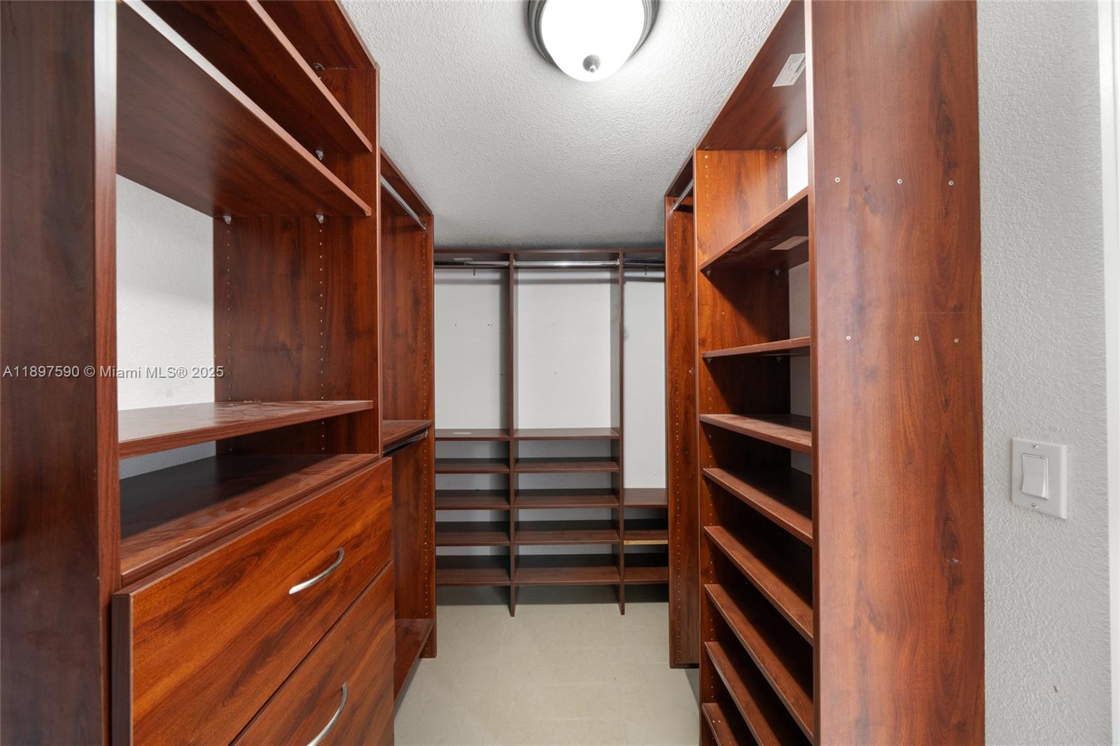 ROYAL PALM RIDGE - Residential Lease