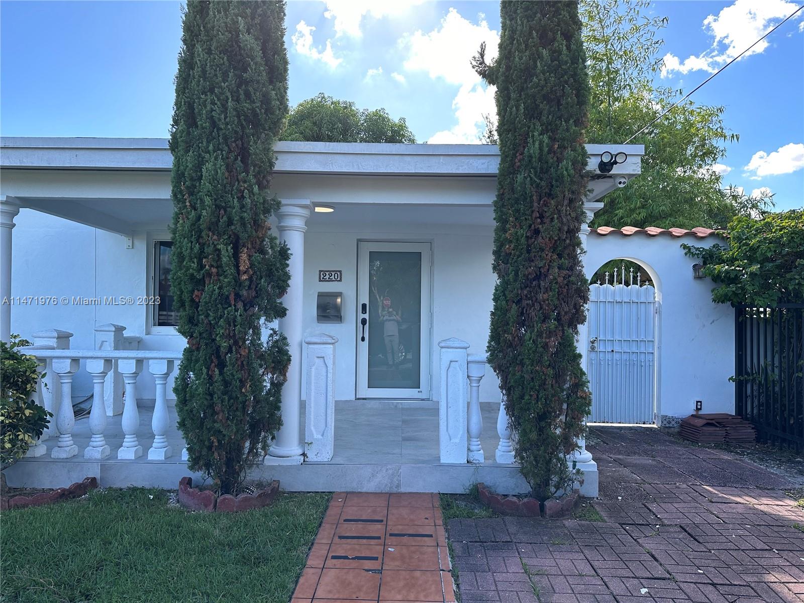 3 bedroom single family home, patio, washer and dryer, storage shed, ample parking, impact windows, modern and completely remodeled, all utilities included in payment. Save on FPL and Miami-Dade Water. New air conditioning, Don't think so much, this is what you are looking for