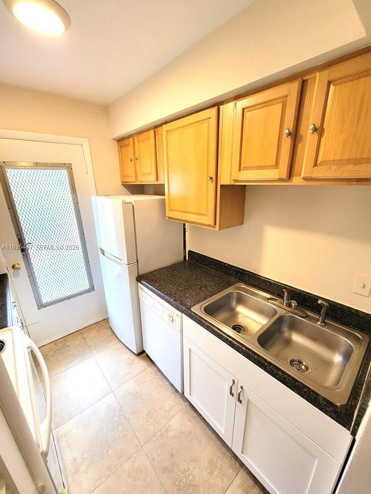 TOWN & COUNTRY APTS CONDO - Residential Lease