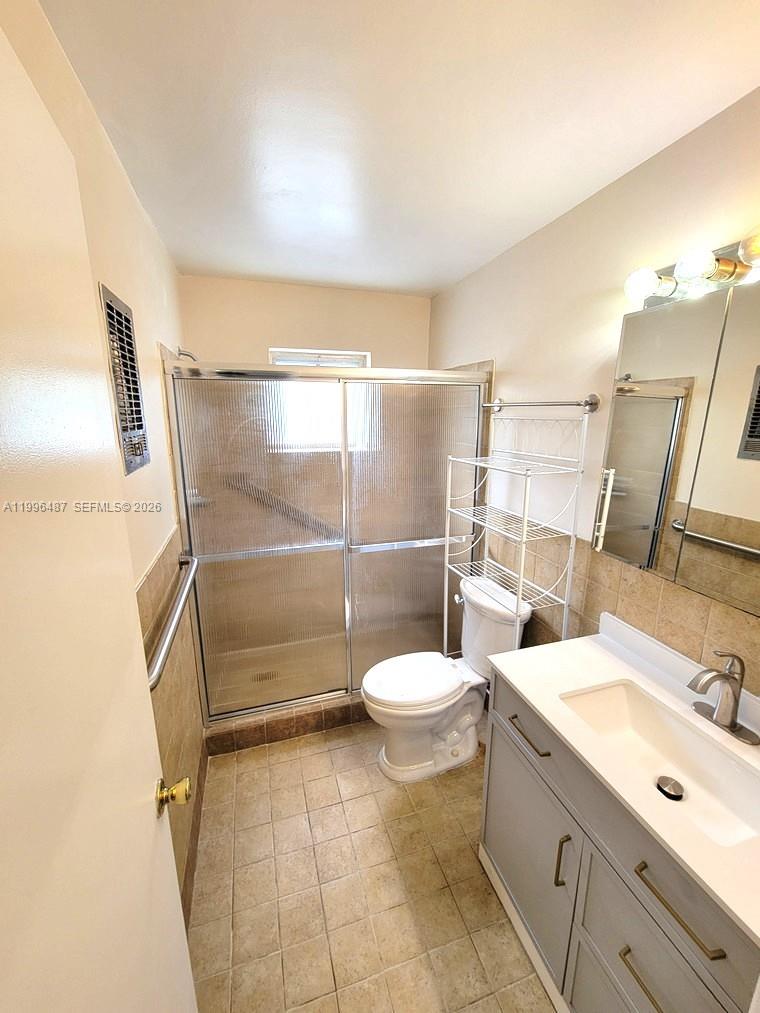 TOWN & COUNTRY APTS CONDO - Residential Lease