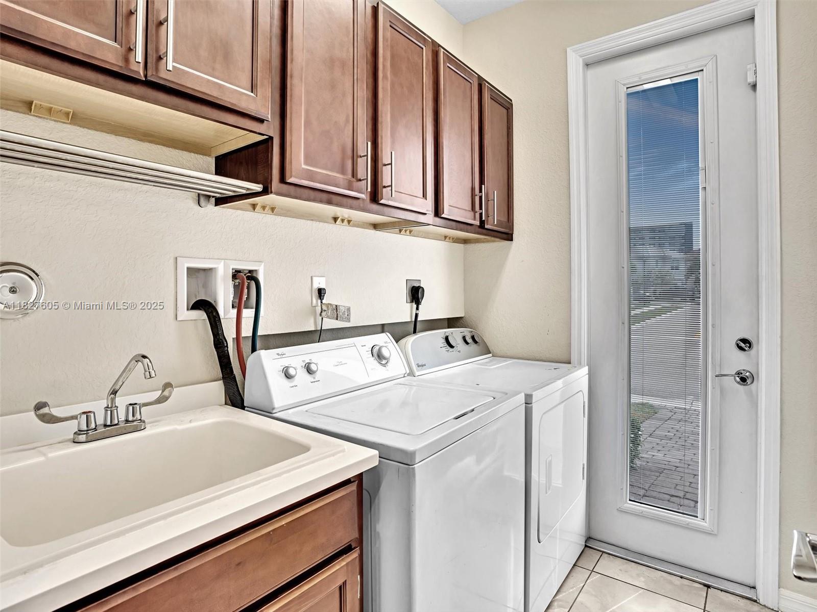 HILLCREST COUNTRY CLUB NO - Residential