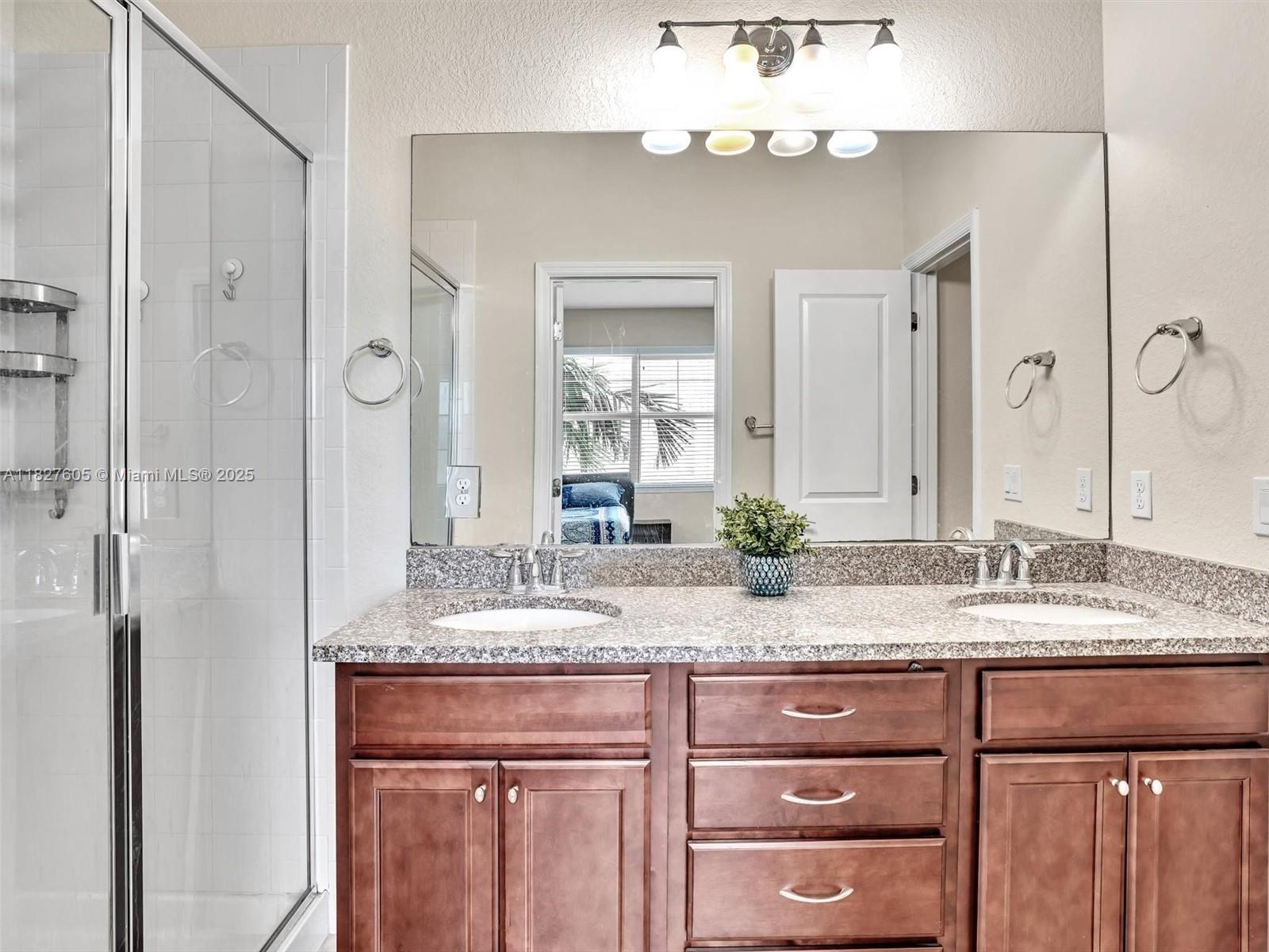 HILLCREST COUNTRY CLUB NO - Residential