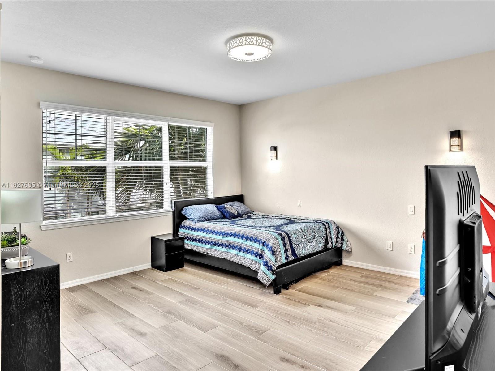 HILLCREST COUNTRY CLUB NO - Residential