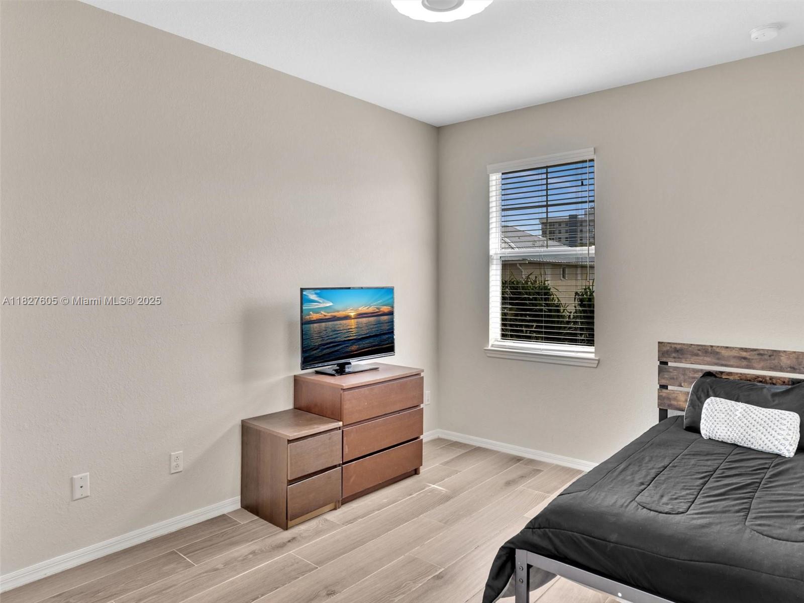 HILLCREST COUNTRY CLUB NO - Residential