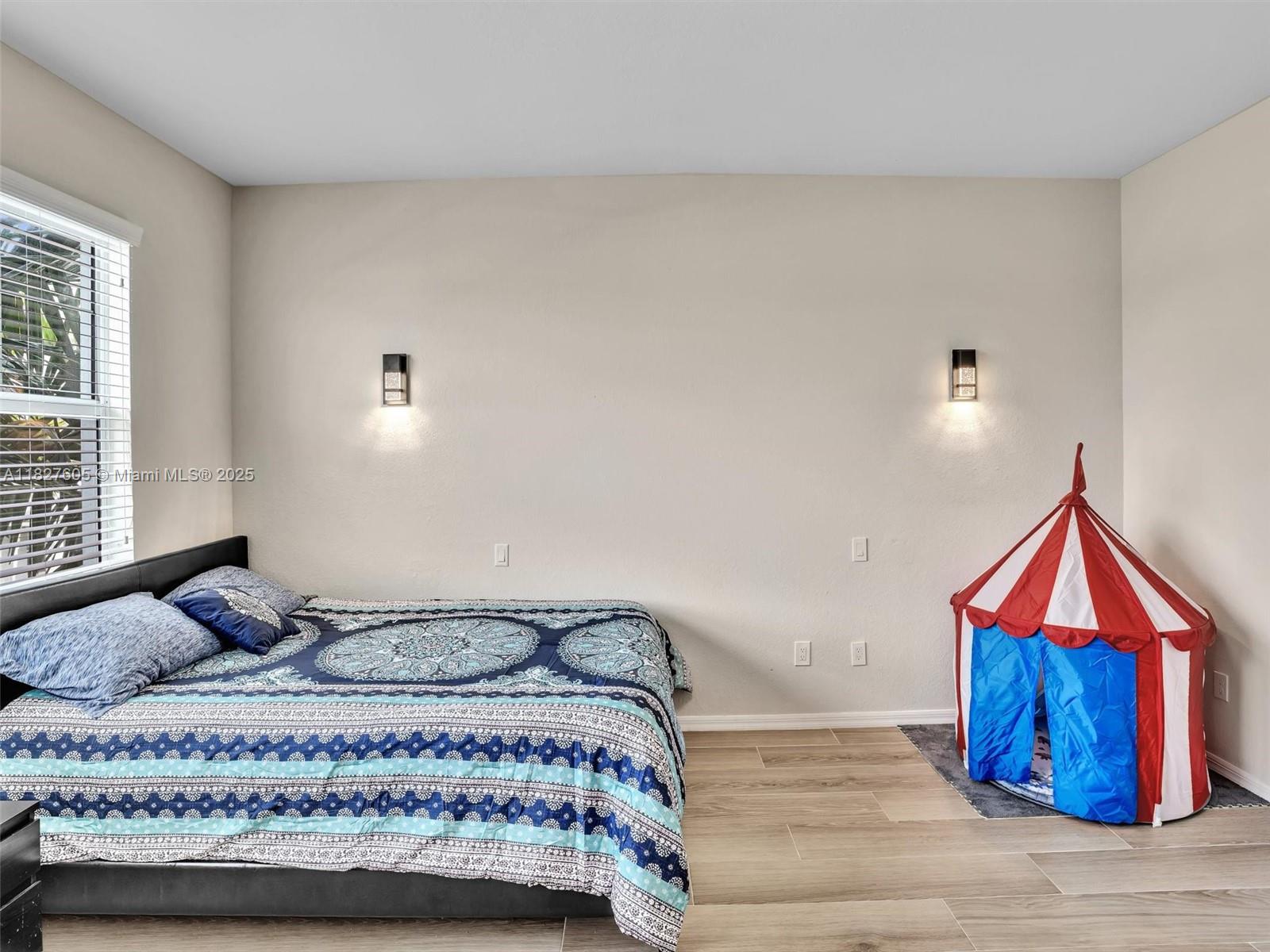 HILLCREST COUNTRY CLUB NO - Residential